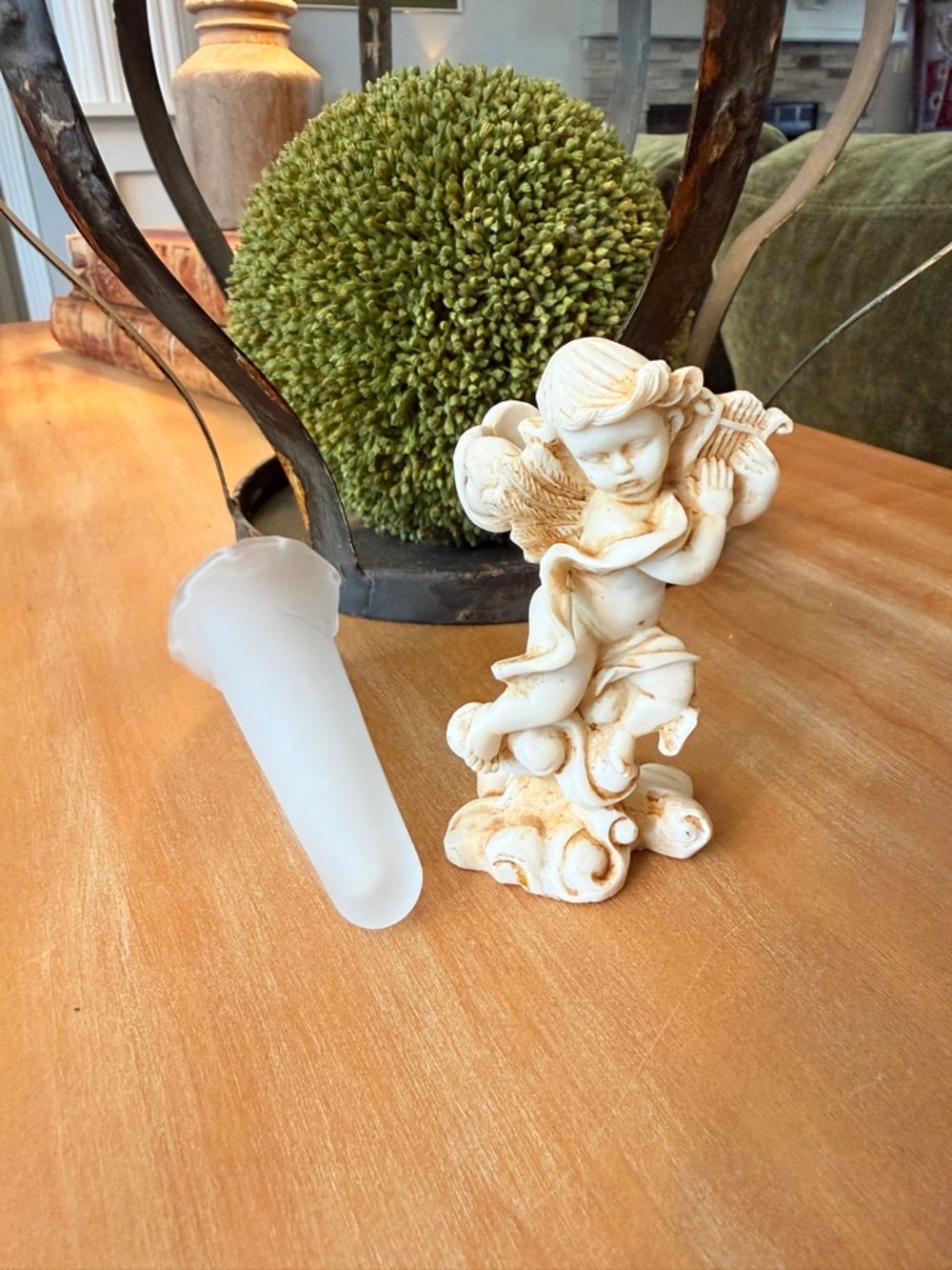 Vintage Italian Cherub Bud Vase - Cream White - Picture 8 of 15